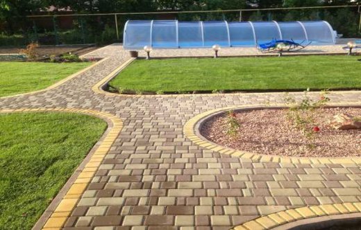 Фото уложенной тротуарной плитки Старый Город 19